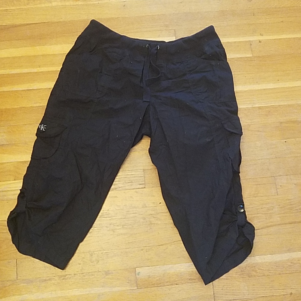Calvin Klein black capri pants